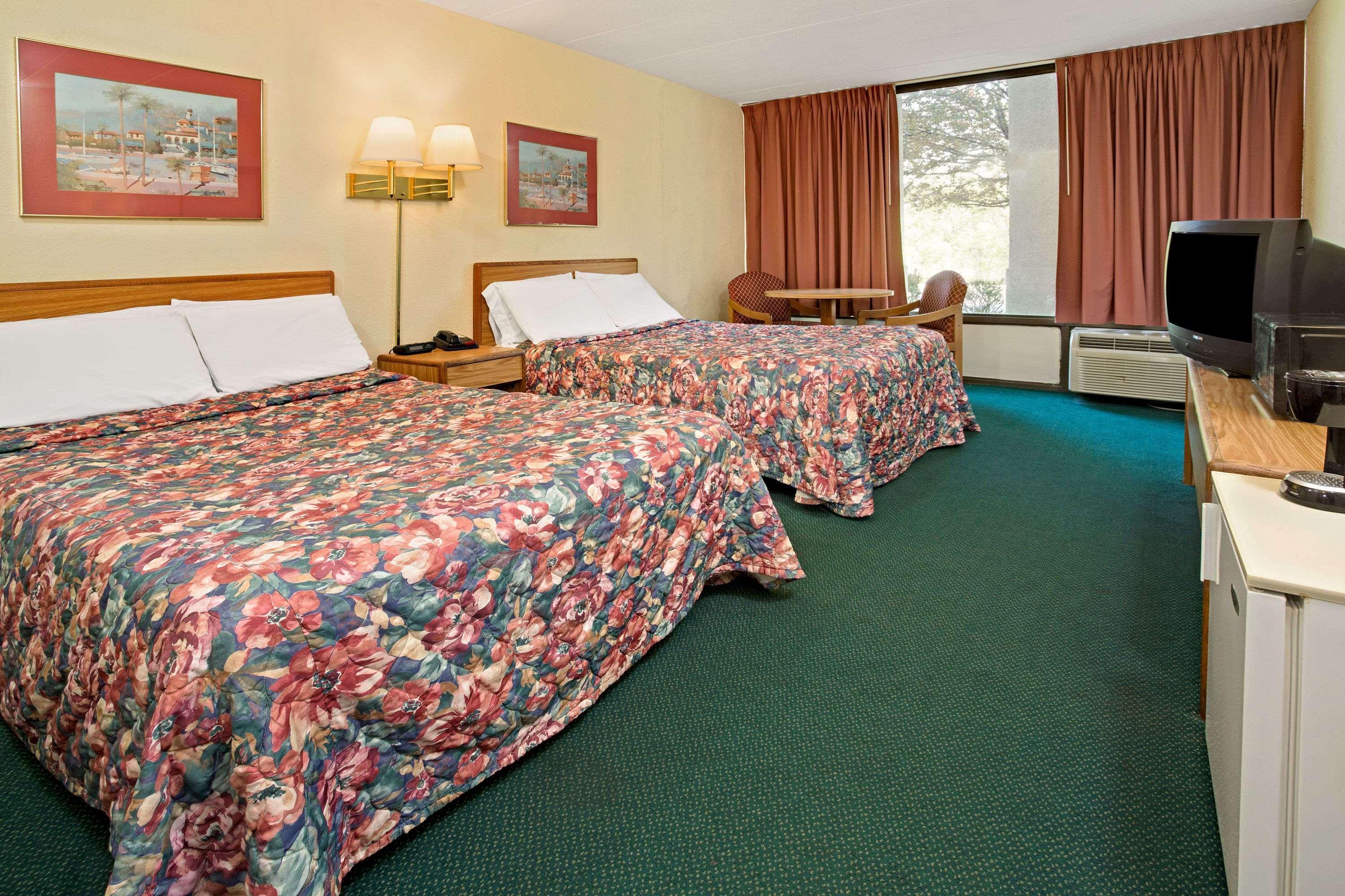 Days Inn By Wyndham Sharonville Buitenkant foto