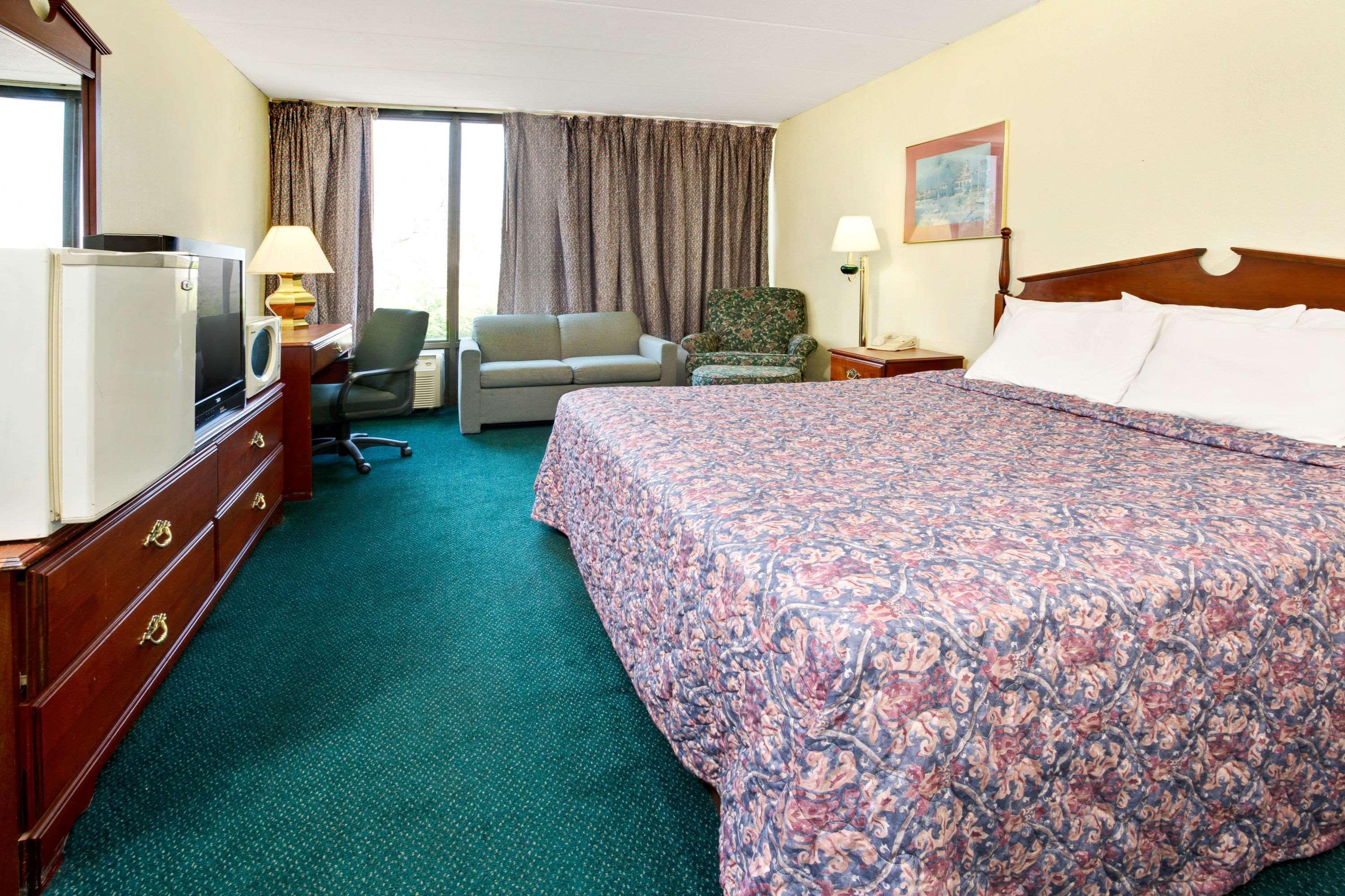 Days Inn By Wyndham Sharonville Buitenkant foto