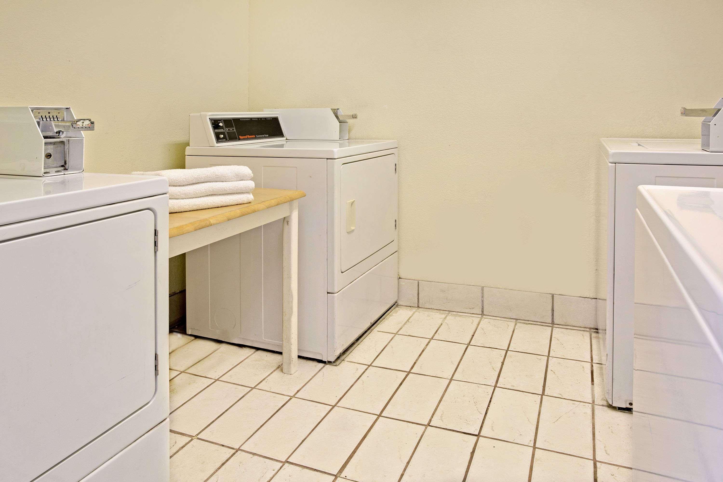 Days Inn By Wyndham Sharonville Buitenkant foto