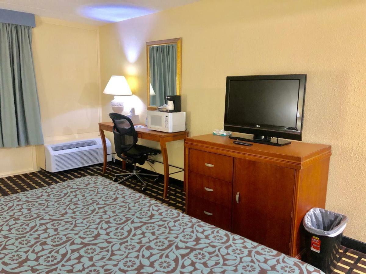 Days Inn By Wyndham Sharonville Buitenkant foto